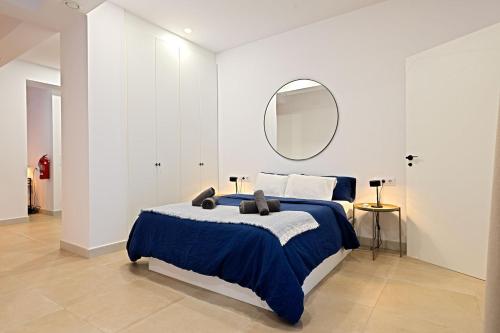Modern apartment with patio and two bathrooms