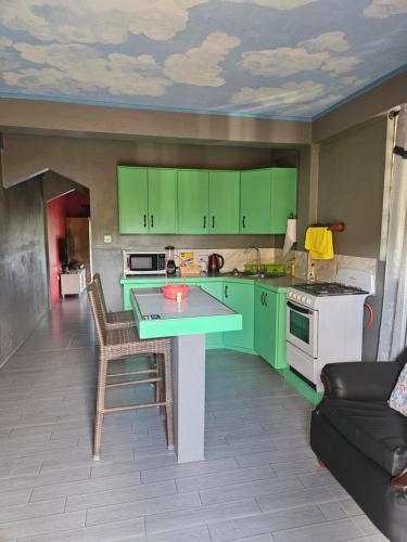 The Jungle Escape Apartment 02 in ฌาลูสล์