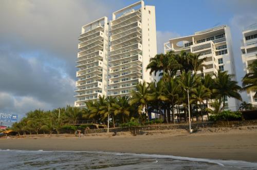 Eksterijer hotela, Resort Playa Azul Departamentos frente al mar in Atacames