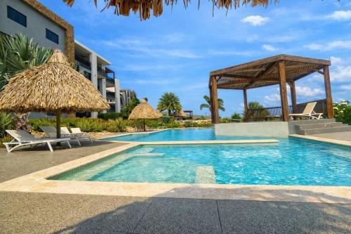 Elegant Resort Apartment Pool Near Top Beaches in Willibrordus