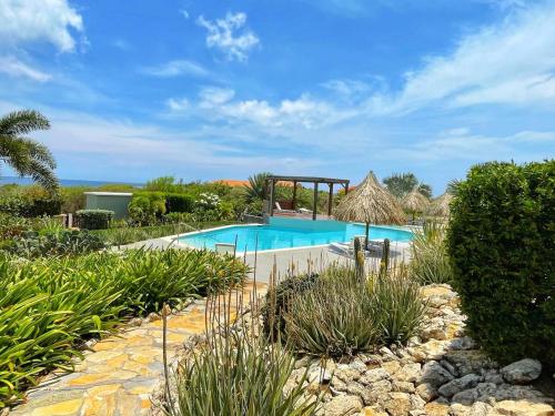 Elegant Resort Apartment Pool Near Top Beaches in Willibrordus