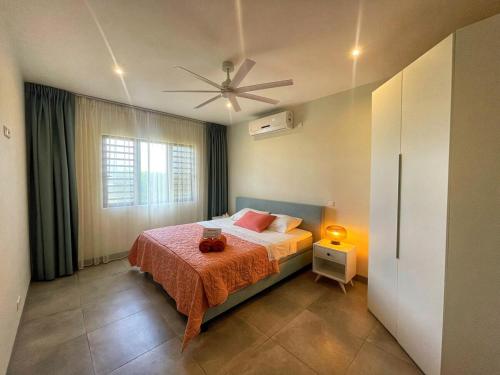 Elegant Resort Apartment Pool Near Top Beaches in Willibrordus