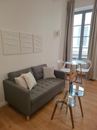 Studio lumineux - 1er étage - Centre Vienne