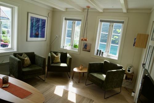 Kjosen Lodge, Lyngen. in Lyngseidet