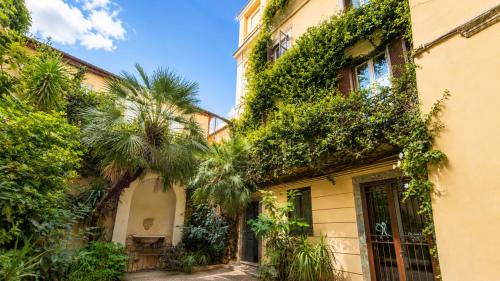 Elegantis Campo Marzio Apartment With Terrace - Elegance near Spanish Steps Trevi and Pantheon