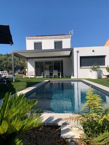 VILLA LAURANA HYERES 6 personnes Piscine chauffée
