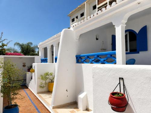 La Planque - Appart Hotel - Vue sur mer in Oued Laou