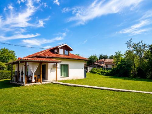 Viesnīcas āriene, Къща за гости ЕМ Парадайс 2 (Къща за гости ЕМ Парадаис 2) in Merdanya