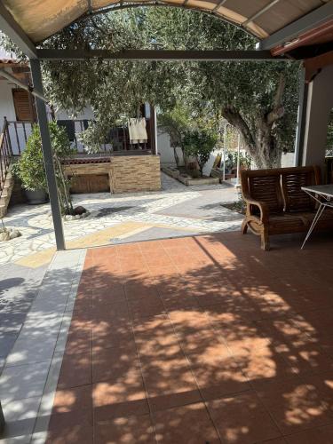 Seasteps Garden Villa in Isthmia