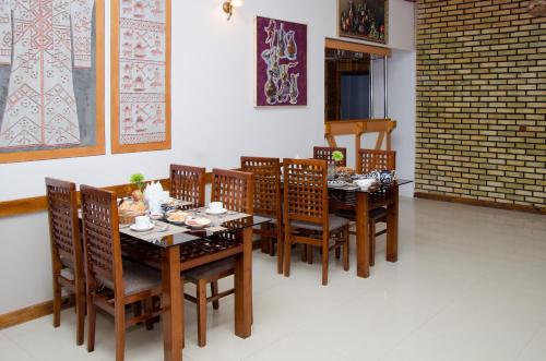 Restaurant, Jipek Joli Inn in Nukus