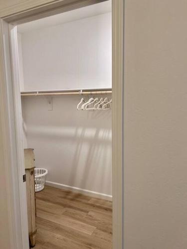 Bailey's Place - 4 Beds - 2 Bath with Garage Nat'l Parks and Corp Ready in Reedley