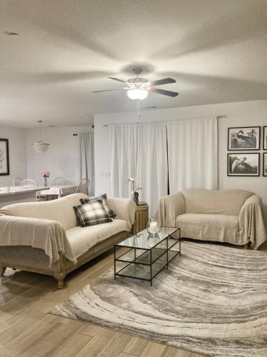Bailey's Place - 4 Beds - 2 Bath with Garage Nat'l Parks and Corp Ready in Reedley