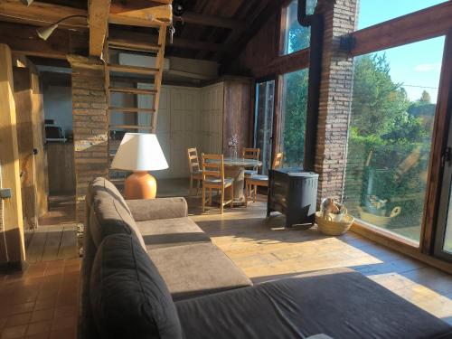 Can Cirili Rustic Romantic apartment for couples or family events in Bordils