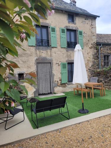 Maison 4 à 9 personnes à la campagne (Maison 4 a 9 personnes a la campagne) in Neuveglise