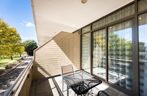 فندق وشقة فندقية بيلكونن واي (Belconnen Way Hotel & Serviced Apartments) in بلكونين