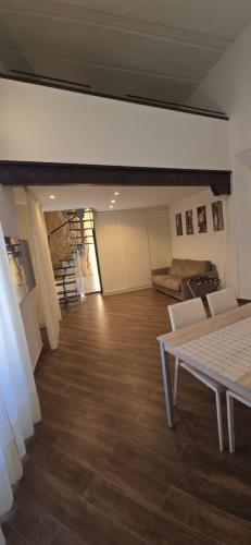 G & N Luxury House