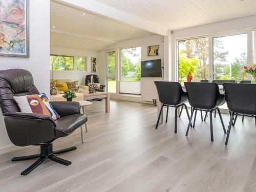 Comoditats, 4 star holiday home in Hals in Hou