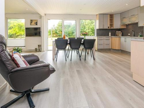 Comoditats, 4 star holiday home in Hals in Hou