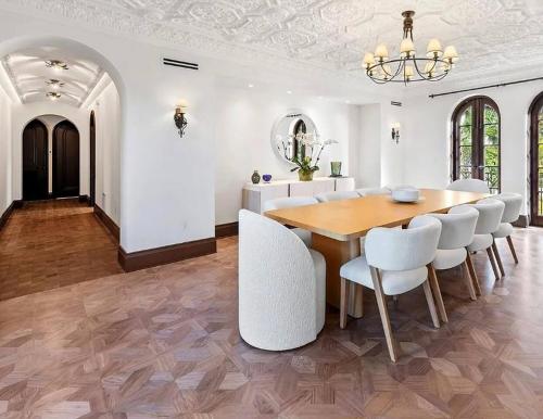 Elegant 6-Bedroom Villa with Private Pool in Isole Venetian Islands