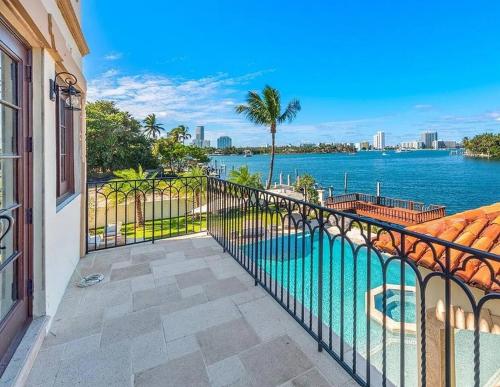 Elegant 6-Bedroom Villa with Private Pool in Isole Venetian Islands