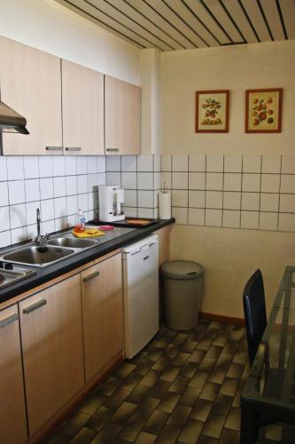 2 bedrooms, 4 beds