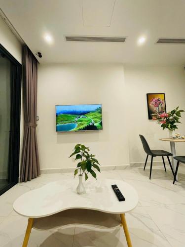 1 Bedroom Beverly Vinhomes Grand Park - image 5