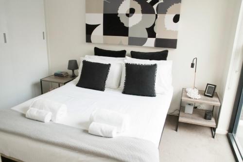 Charming 2 Bedroom Apartment In Richmond Close to MCG - image 4