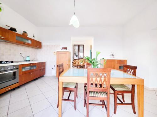 köök, AA Guest - Caiazzo Mountain Views Eco Apartment in Caiazzo