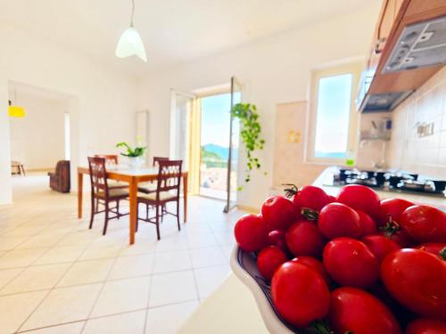köök, AA Guest - Caiazzo Mountain Views Eco Apartment in Caiazzo
