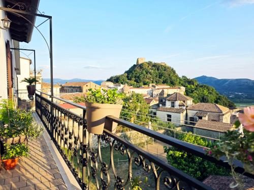 Rõdu/terrass, AA Guest - Caiazzo Mountain Views Eco Apartment in Caiazzo