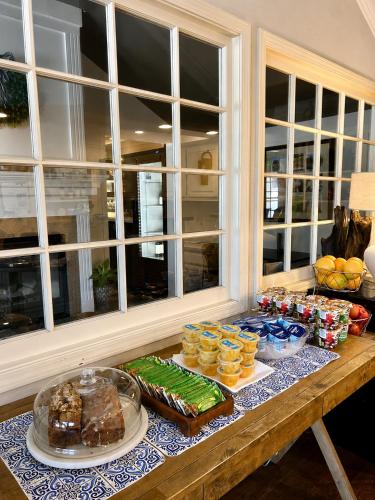 Toit ja joogid, Pelican Inn & Suites in Cambria (CA)