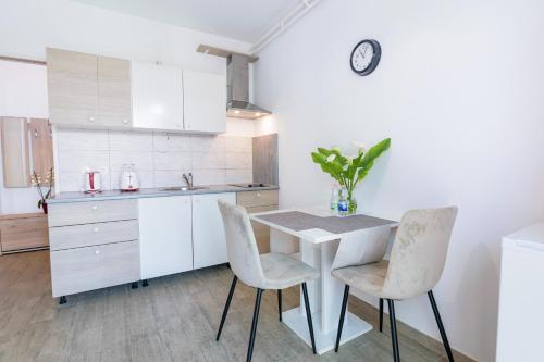Apartma Istrsko zavetje pri Kopru - Istrian Hideaway Apartment Near Koper in Pobegi