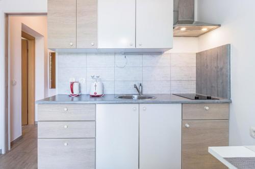Apartma Istrsko zavetje pri Kopru - Istrian Hideaway Apartment Near Koper in Pobegi