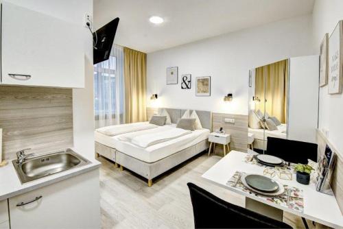 Bayrischer Hof Room Type - Triple Room