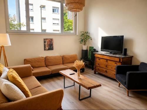 R Appartement Cosy Orangerie 120 m2 pour 6 personne parking gratuit proche centre