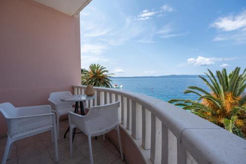 Villa Sunce Beachfront 4