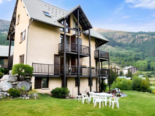 Appartement spacieux à Le Monêtier-les-Bains - 75 m² avec vue - Location saisonnière - Le Monêtier-les-Bains