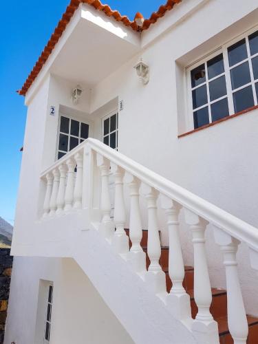 Modern apartment in Frontera, 45 m² with sea view balcony, Tenerife