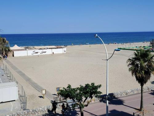 Superbe appartement T3 climatisé face mer, standing 4 * parking privé
