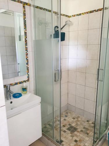 ห้องน้ำ, Studio confortable vue jardin au Diamant, 25 m² in เลอ ยามัน