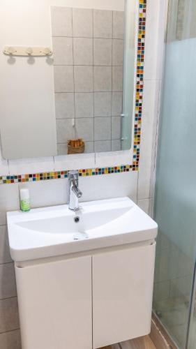 ห้องน้ำ, Studio confortable vue jardin au Diamant, 25 m² in เลอ ยามัน