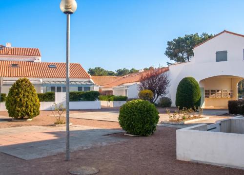 Maison accueillante à Saint-Jean-de-Monts avec terrasse