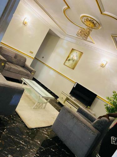 Golden fortune Hotel apartment in บัวอา