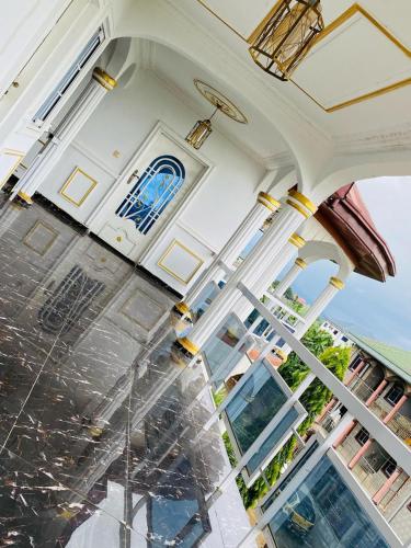 Golden fortune Hotel apartment in บัวอา