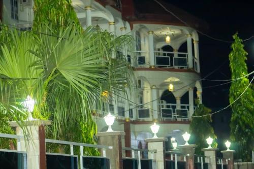 Golden fortune Hotel apartment in บัวอา