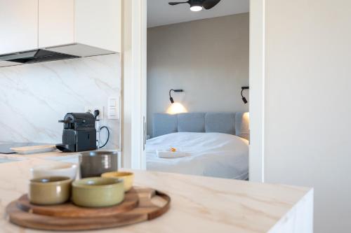 Cosy couples' retreat with 2 terraces - image 4