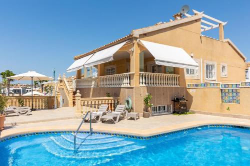 Coast Villa Private Pool Jacuzzi Jets BBQ Parking