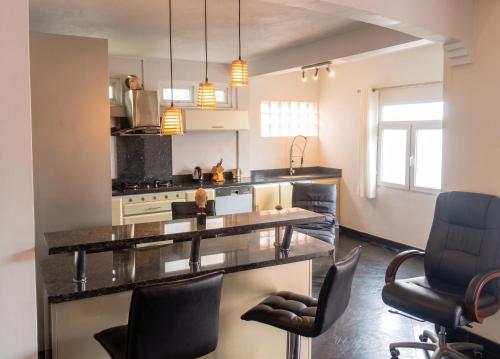 Küche, Comfortable Apartment with City View in Bel Air, 90 m² in Bel Air