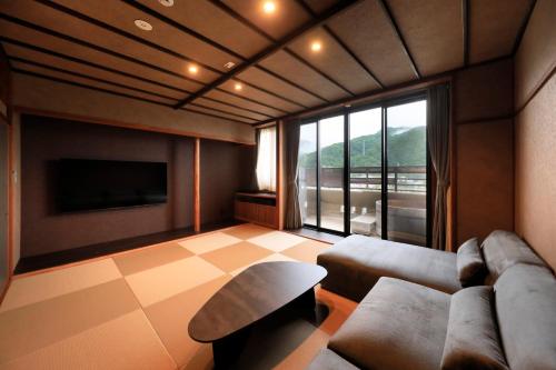 西伊豆 巡り near Pusat Maklumat Pelawat Toi