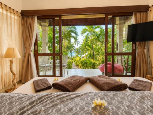Relax Bali Beach Front Dive & Spa Resort in Tulamben